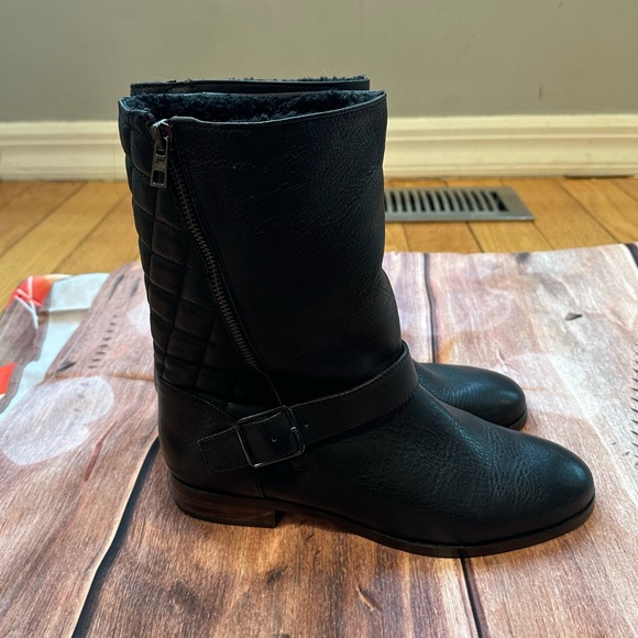 Ann Taylor Shoes - ▪️Fur lined, leather boots from Ann Taylor▪️
